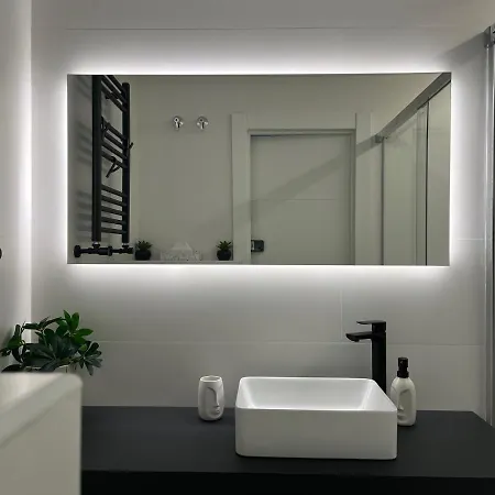 Apartman Black And White 